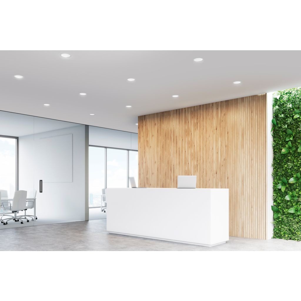 Philips CoreLine Downlight Gen 5 DN142B – downlights in het plafond boven een ontvangstbalie
