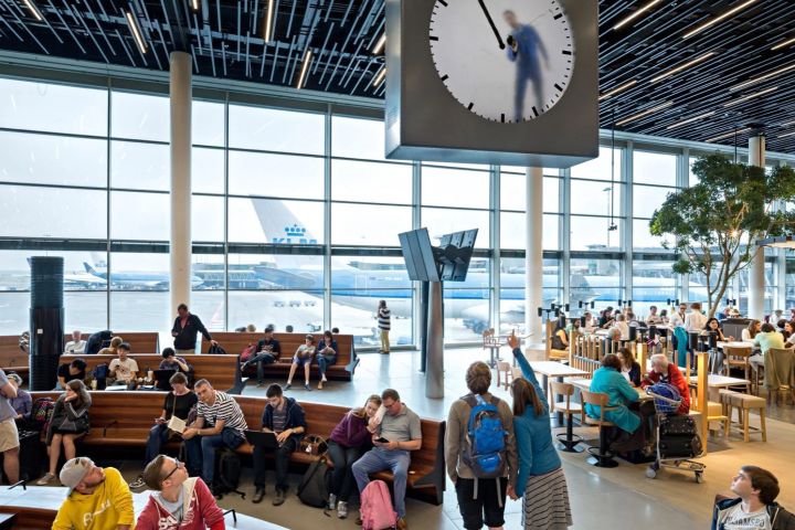 Schiphol Clock by Maarten Baas
